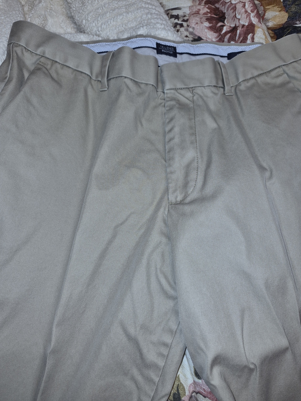 GAP Men's Flat-Front Khaki Shorts